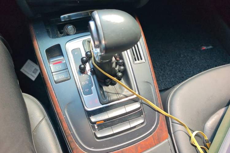 Used Audi A4L 2013 35 TFSI Automatic Standard Model Gear Lever