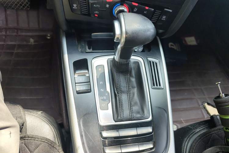 Used Audi A4L 2013 35 TFSI Automatic Standard Model Gear Lever