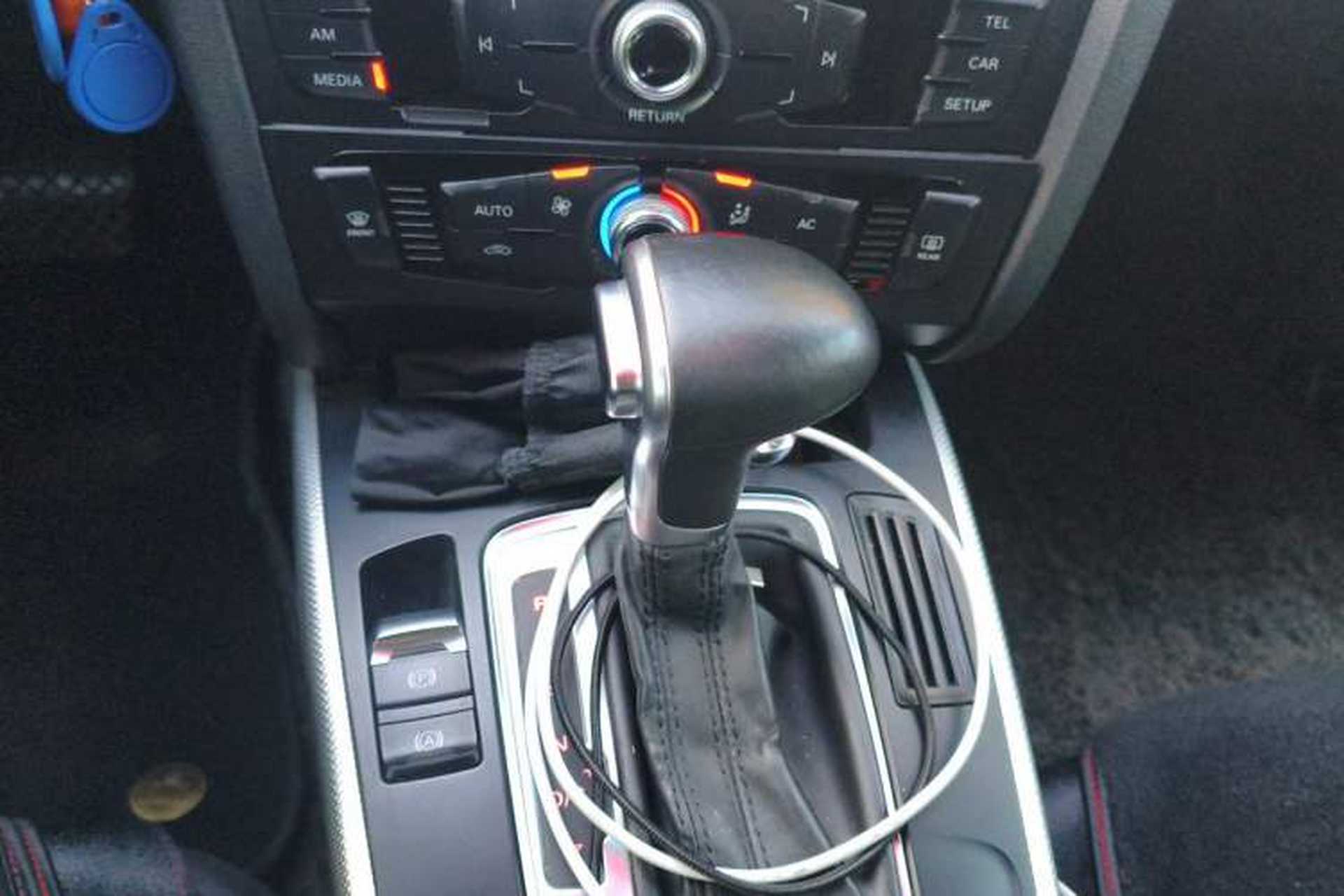 Used Audi A4L 2013 35 TFSI Automatic Standard Model Gear Lever