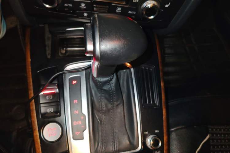 Used Audi A4L 2013 35 TFSI Automatic Technology Edition Gear Lever