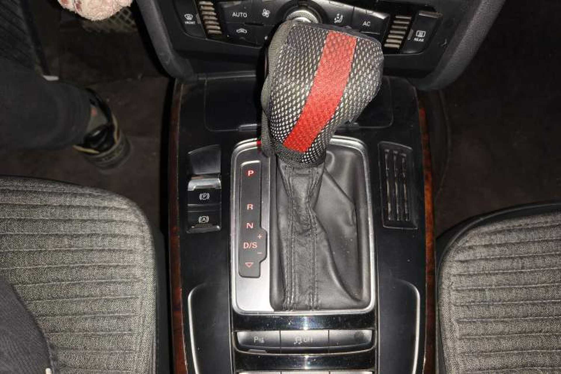 Used Audi A4L 2013 35 TFSI Automatic Comfort Model Gear Lever