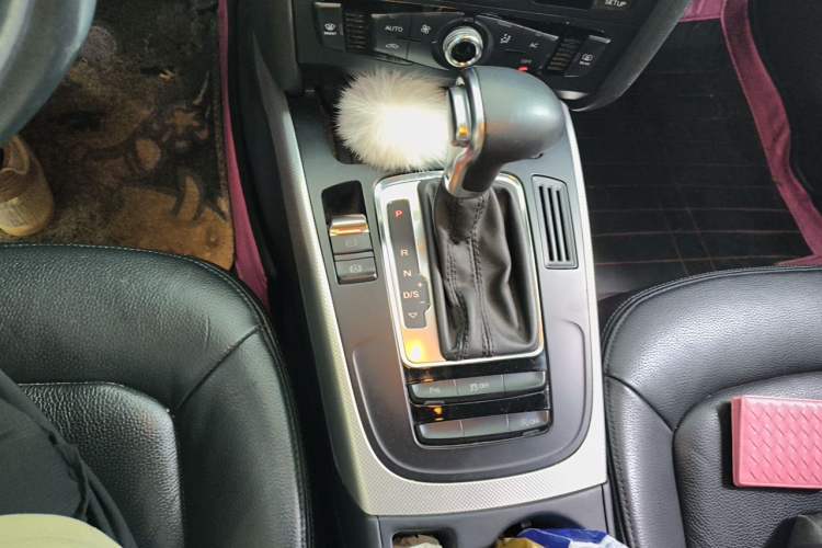 Used Audi A4L 2013 35 TFSI Automatic Standard Model Gear Lever