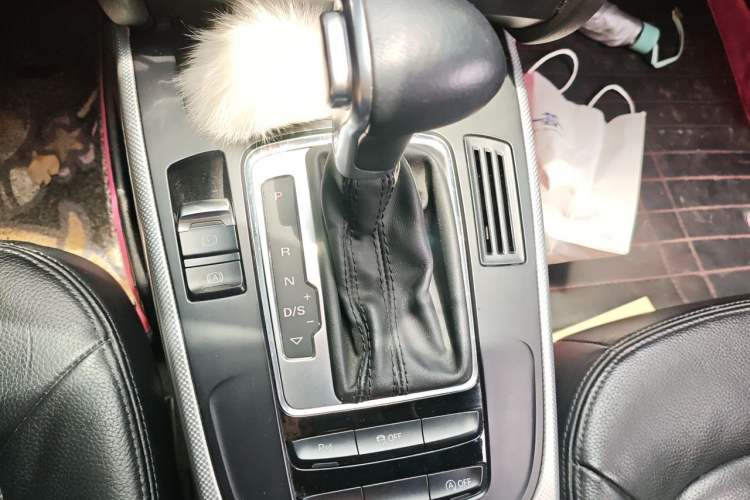 Used Audi A4L 2013 35 TFSI Automatic Standard Model Gear Lever