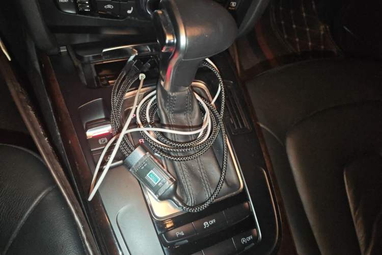 Used Audi A4L 2013 35 TFSI Automatic Comfort Model Gear Lever