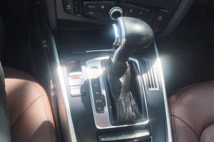 Used Audi A4L 2013 35 TFSI Automatic Standard Model Gear Lever