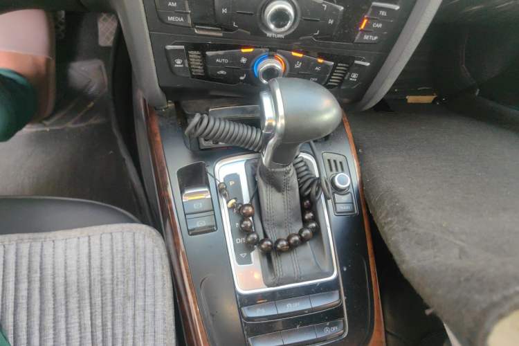Used Audi A4L 2013 35 TFSI Automatic Comfort Model Gear Lever
