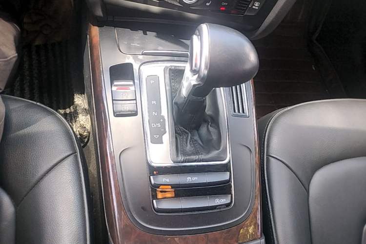 Used Audi A4L 2013 35 TFSI Automatic Comfort Model Gear Lever
