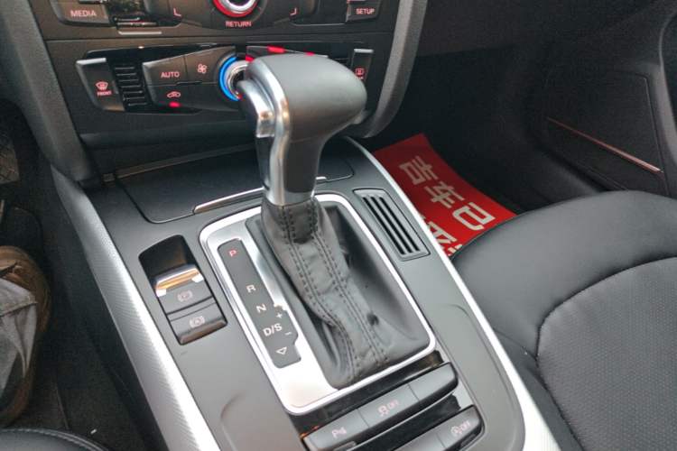 Used Audi A4L 2013 35 TFSI Automatic Standard Model Gear Lever