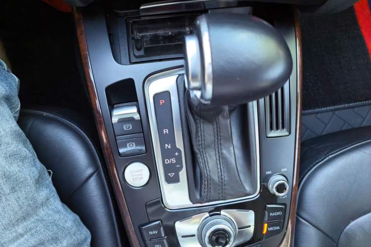 Used Audi A4L 2013 35 TFSI Automatic Technology Edition Gear Lever