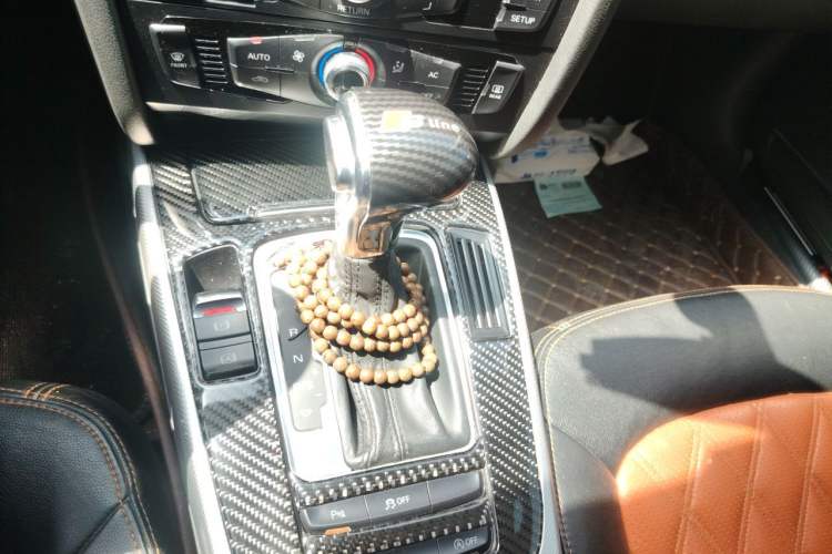 Used Audi A4L 2013 35 TFSI Automatic Standard Model Gear Lever