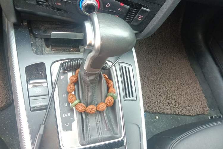 Used Audi A4L 2013 35 TFSI Automatic Standard Model Gear Lever