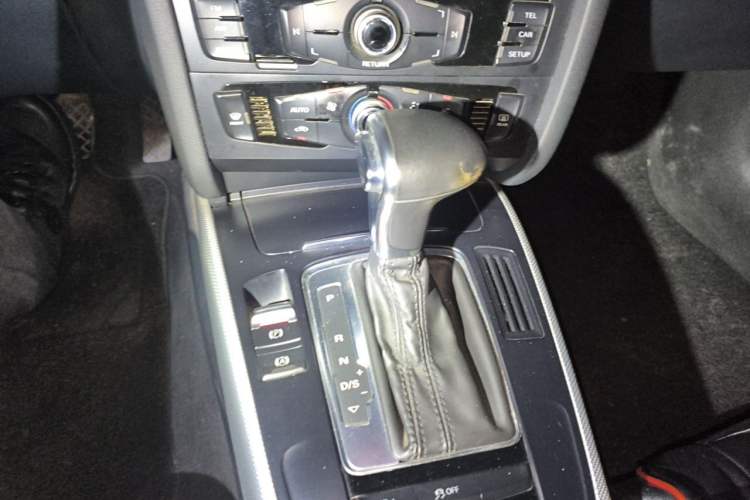Used Audi A4L 2013 35 TFSI Automatic Standard Model Gear Lever