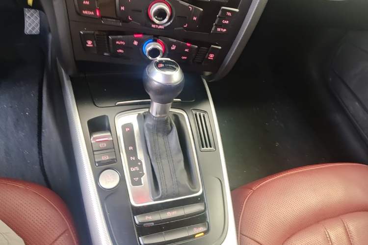 Used Audi A4L 2013 40 TFSI quattro Individual Sport Edition Gear Lever