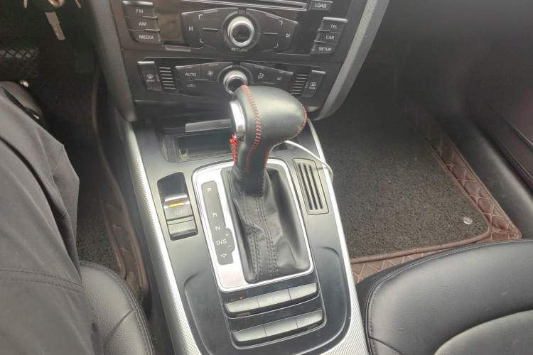 Used Audi A4L 2013 35 TFSI Automatic Standard Model Gear Lever