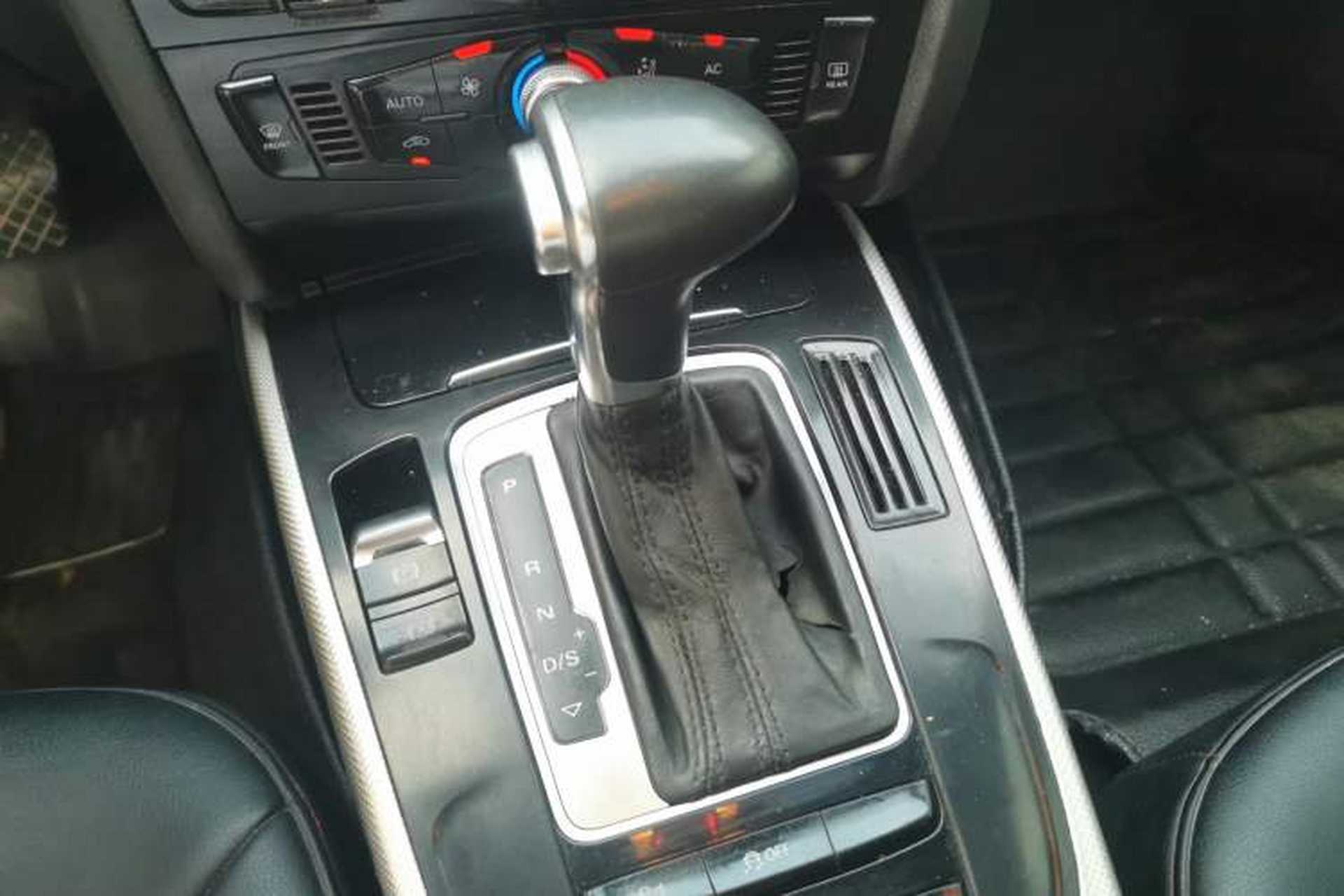 Used Audi A4L 2013 35 TFSI Automatic Comfort Model Gear Lever
