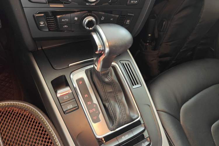 Used Audi A4L 2013 30 TFSI Automatic Comfort Model Gear Lever
