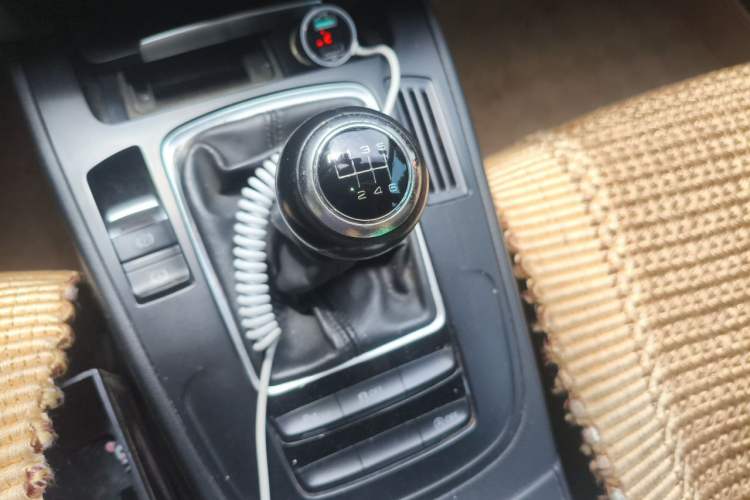 Used Audi A4L 2013 30 TFSI Manual Comfort Model Gear Lever