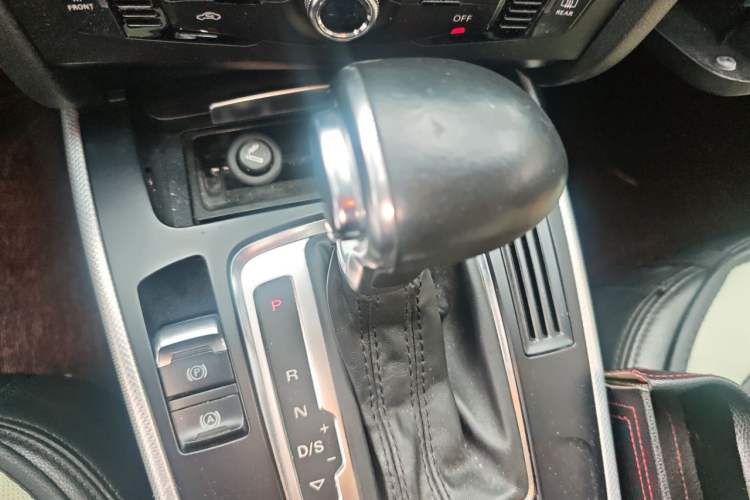 Used Audi A4L 2013 35 TFSI Automatic Standard Model Gear Lever