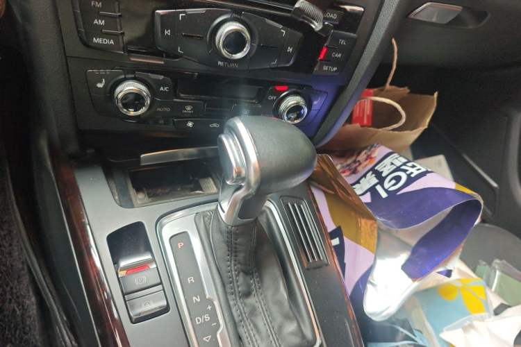 Used Audi A4L 2013 35 TFSI Automatic Technology Edition Gear Lever