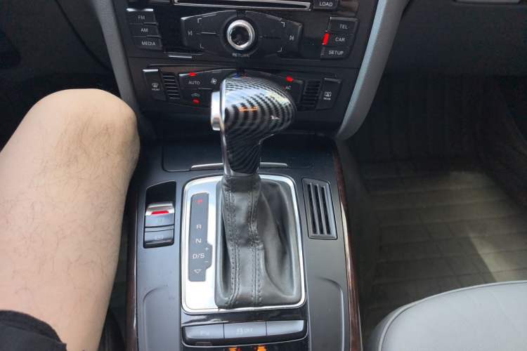 Used Audi A4L 2013 35 TFSI Automatic Comfort Model Gear Lever