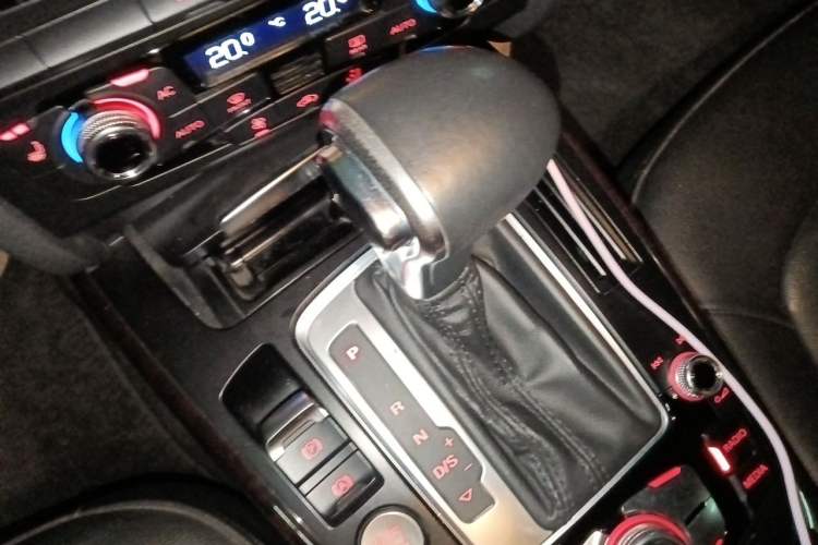 Used Audi A4L 2013 35 TFSI Automatic Standard Model Gear Lever