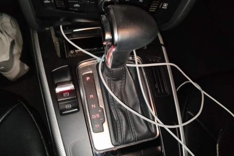 Used Audi A4L 2013 35 TFSI Automatic Standard Model Gear Lever