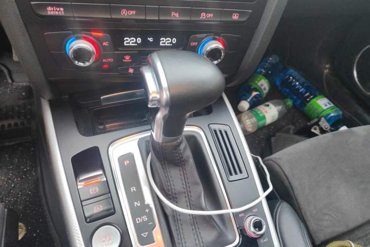 Used Audi A4L 2013 40 TFSI quattro Sport version Gear Lever