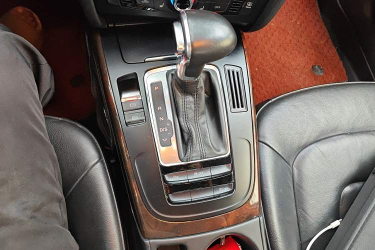 Used Audi A4L 2013 35 TFSI Automatic Comfort Model Gear Lever