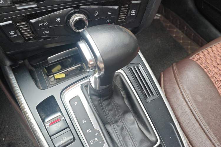 Used Audi A4L 2013 35 TFSI Automatic Standard Model Gear Lever