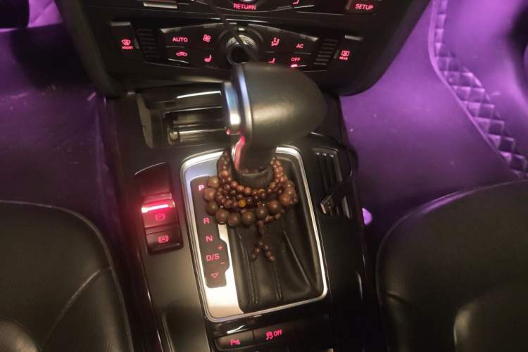 Used Audi A4L 2013 35 TFSI Automatic Standard Model Gear Lever