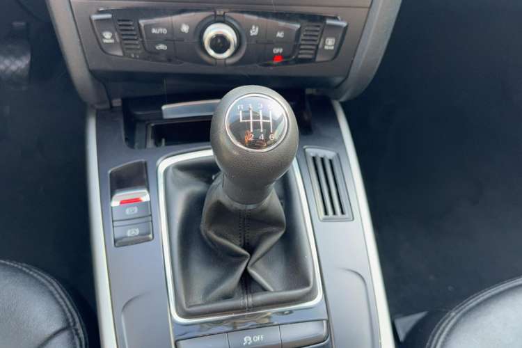 Used Audi A4L 2013 30 TFSI Manual Comfort Model Gear Lever