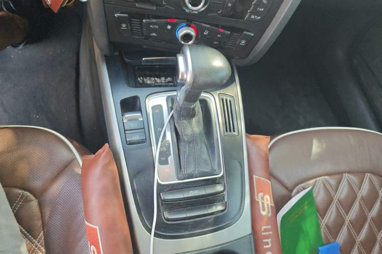 Used Audi A4L 2013 30 TFSI Automatic Comfort Model Gear Lever