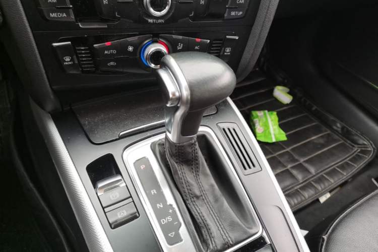 Used Audi A4L 2013 35 TFSI Automatic Standard Model Gear Lever