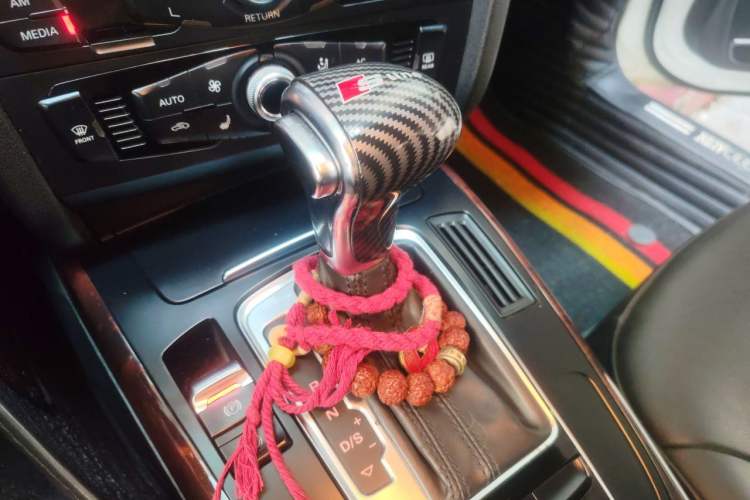 Used Audi A4L 2013 35 TFSI Automatic Comfort Model Gear Lever