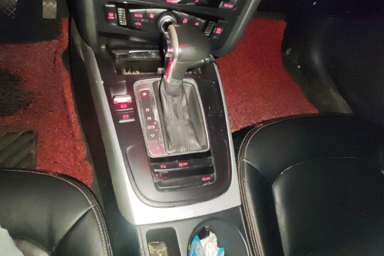 Used Audi A4L 2013 35 TFSI Automatic Standard Model Gear Lever