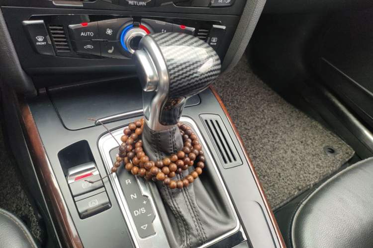 Used Audi A4L 2013 35 TFSI Automatic Comfort Model Gear Lever