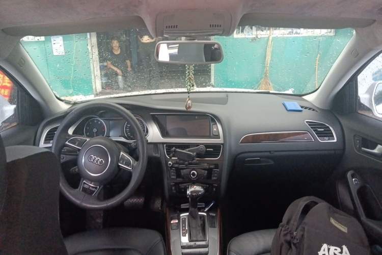 Used Audi A4L 2013 35 TFSI Automatic Comfort Model Headliner