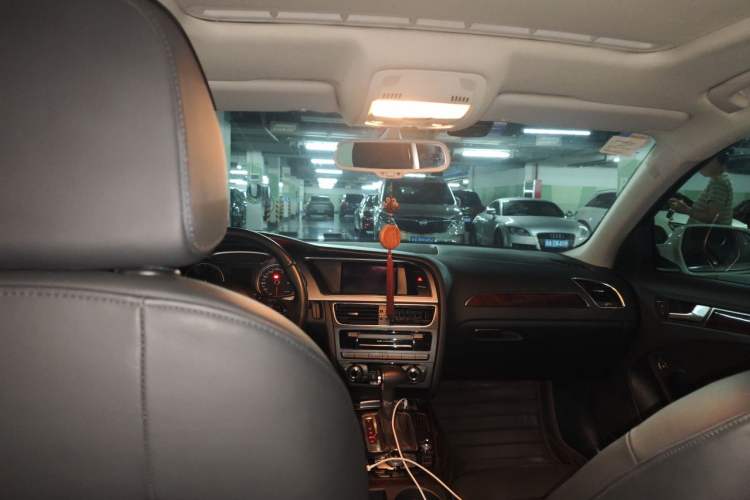 Used Audi A4L 2013 35 TFSI Automatic Technology Edition Headliner