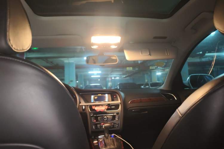 Used Audi A4L 2013 35 TFSI Automatic Comfort Model Headliner