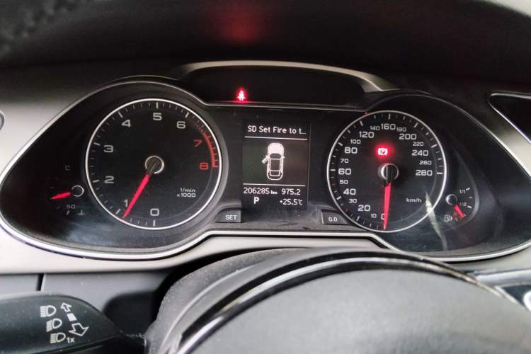 Used Audi A4L 2013 35 TFSI Automatic Standard Model Instrument Cluster