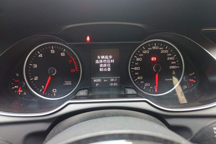 Used Audi A4L 2013 40 TFSI quattro Sport version Instrument Cluster
