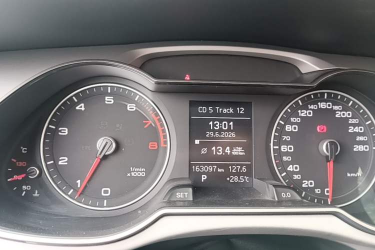 Used Audi A4L 2013 35 TFSI Automatic Standard Model Instrument Cluster
