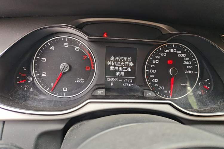 Used Audi A4L 2013 35 TFSI Automatic Comfort Model Instrument Cluster