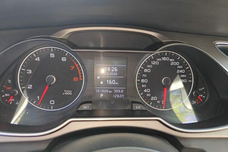 Used Audi A4L 2013 35 TFSI Automatic Comfort Model Instrument Cluster