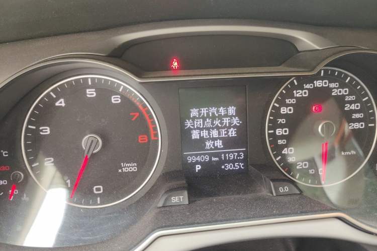 Used Audi A4L 2013 35 TFSI Automatic Comfort Model Instrument Cluster
