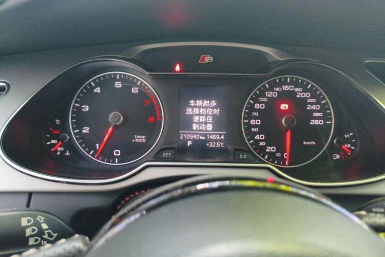 Used Audi A4L 2013 35 TFSI Automatic Standard Model Instrument Cluster