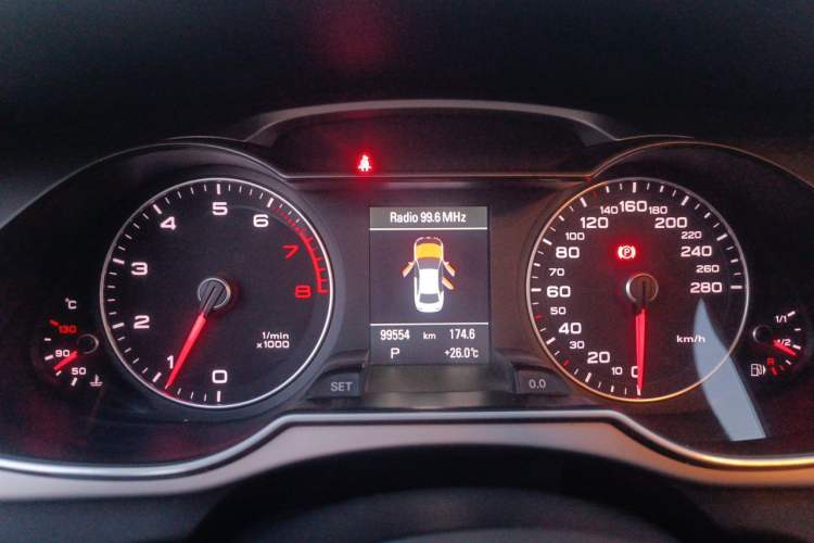 Used Audi A4L 2013 35 TFSI Automatic Comfort Model Instrument Cluster