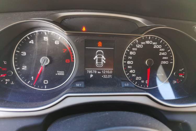 Used Audi A4L 2013 35 TFSI Automatic Comfort Model Instrument Cluster