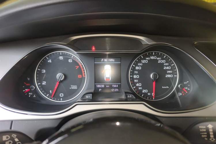 Used Audi A4L 2013 35 TFSI Automatic Technology Edition Instrument Cluster