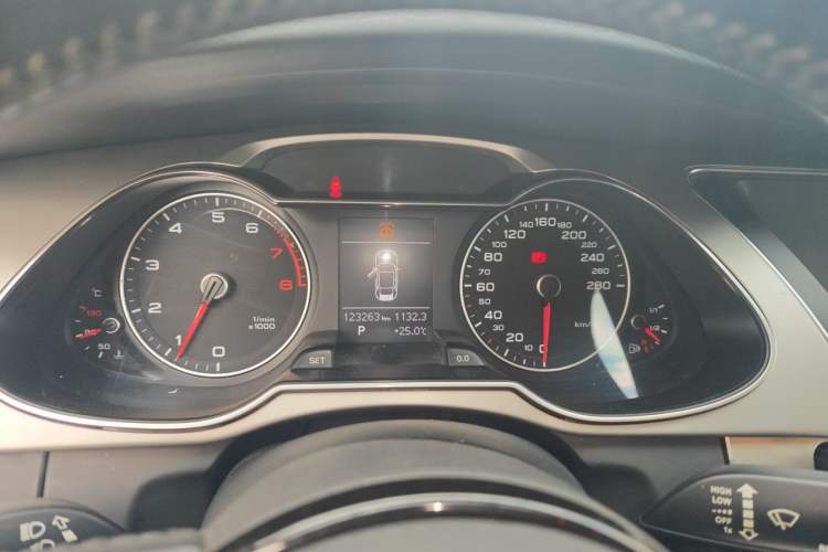 Used Audi A4L 2013 35 TFSI Automatic Standard Model Instrument Cluster